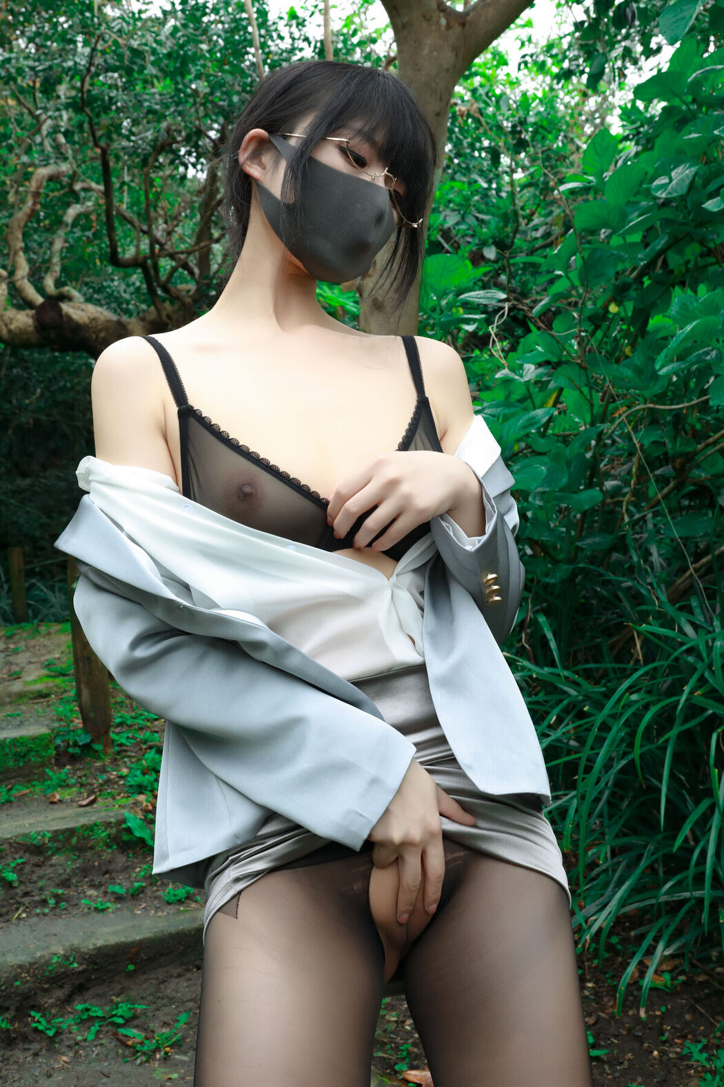 Li Jia 李佳 &#8211; 户外OL (44P)