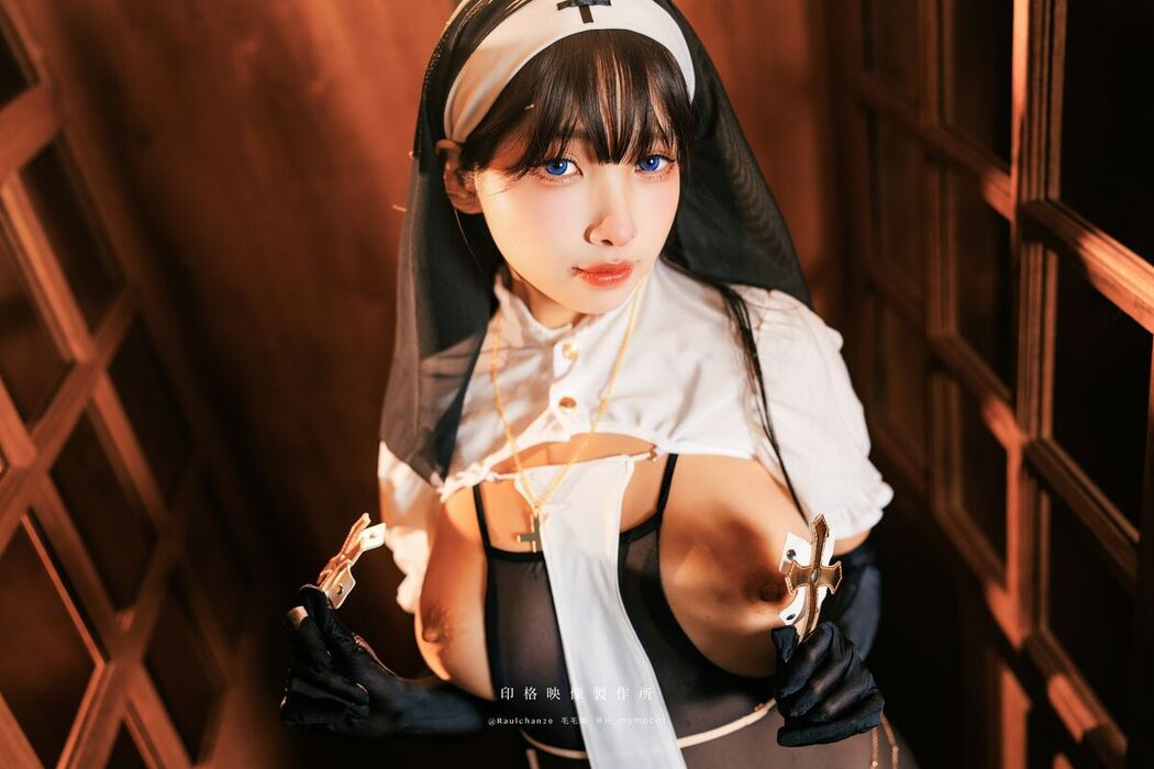 Coser@慕慕Momo &#8211; 肉體淨化世間罪惡 (61P &#8211; 1V)
