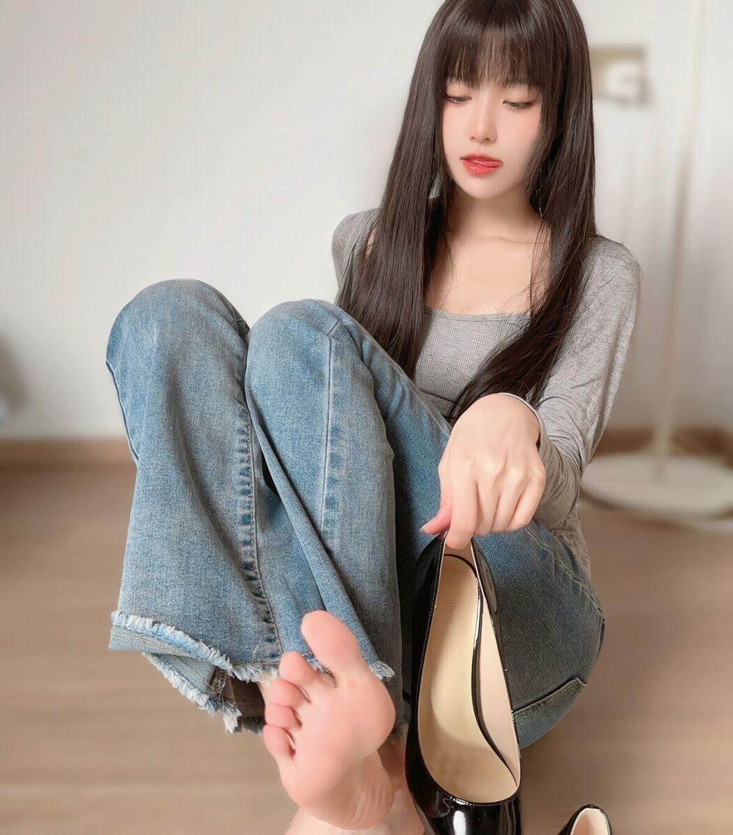 Coser@布丁大法 Pudding Dafa &#8211; Aug 2025 Part01 (51P &#8211; 11V)