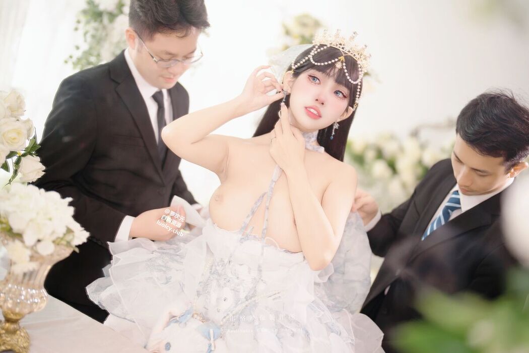 Coser@慕慕momo &#8211; Birthday Day 永遠的小公主 (54P &#8211; 2V)