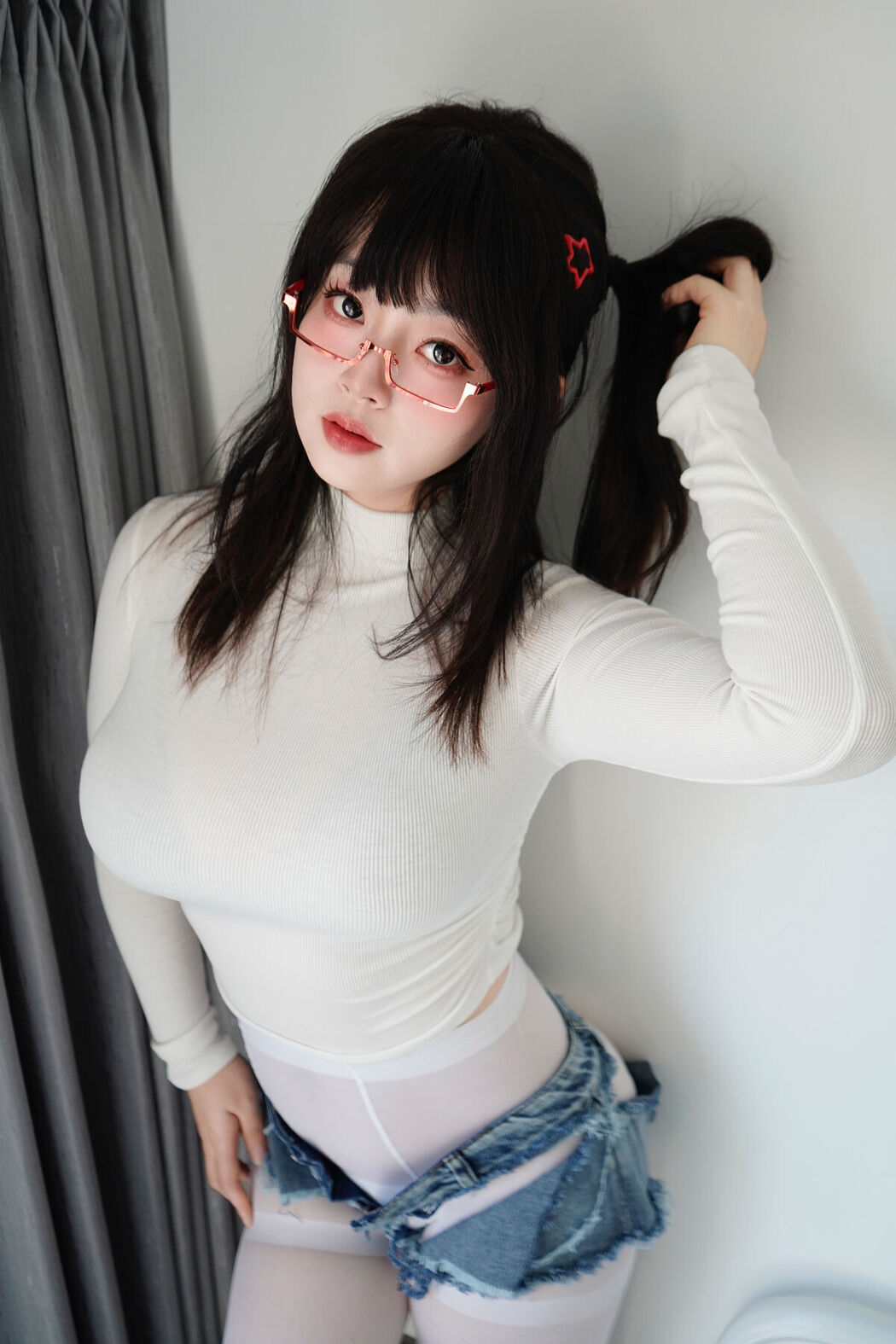 Coser@一只猫猫帽 – 居家妹妹 Part01 (60P – 10V)