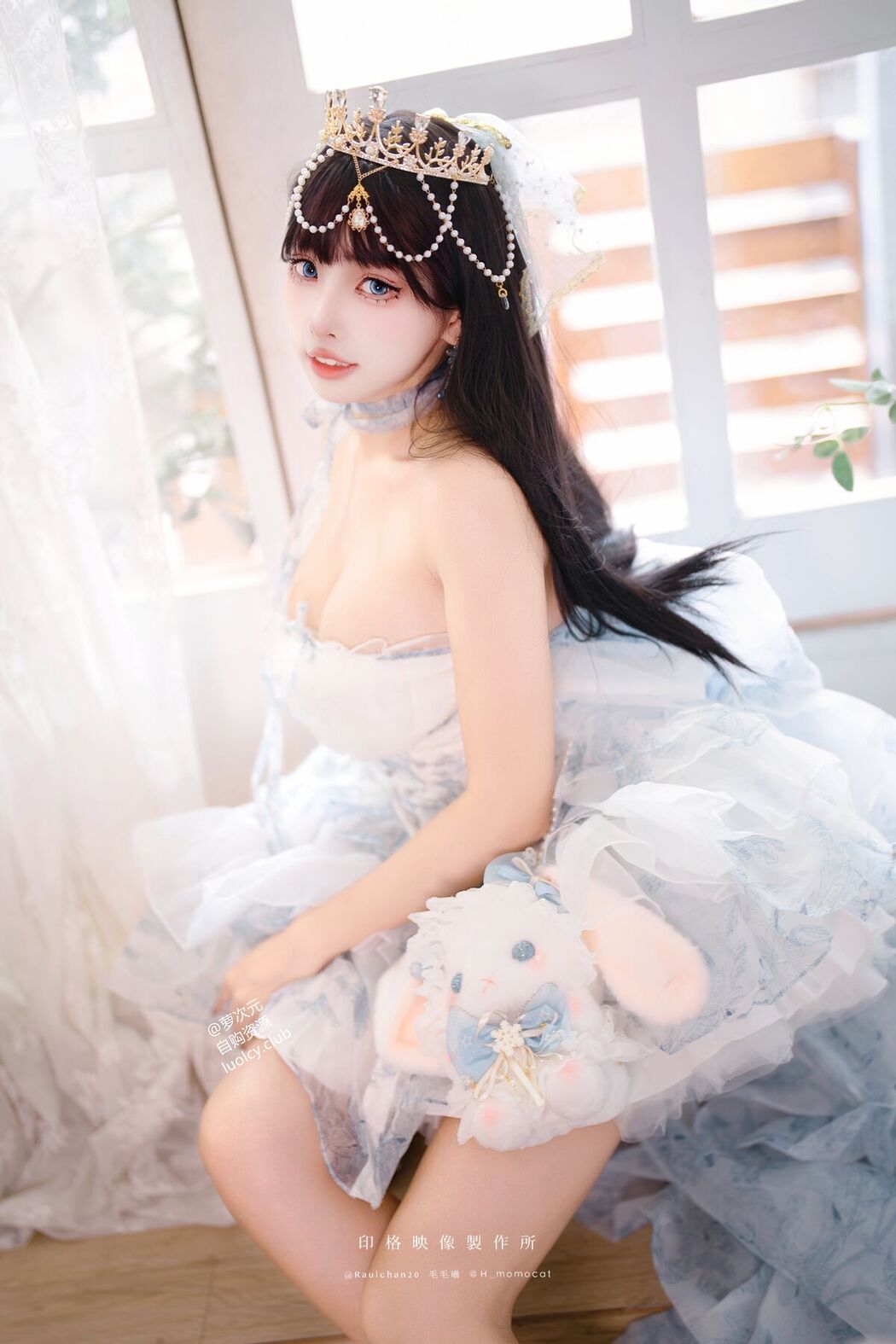 Coser@慕慕momo &#8211; Birthday Day 永遠的小公主 (54P &#8211; 2V)