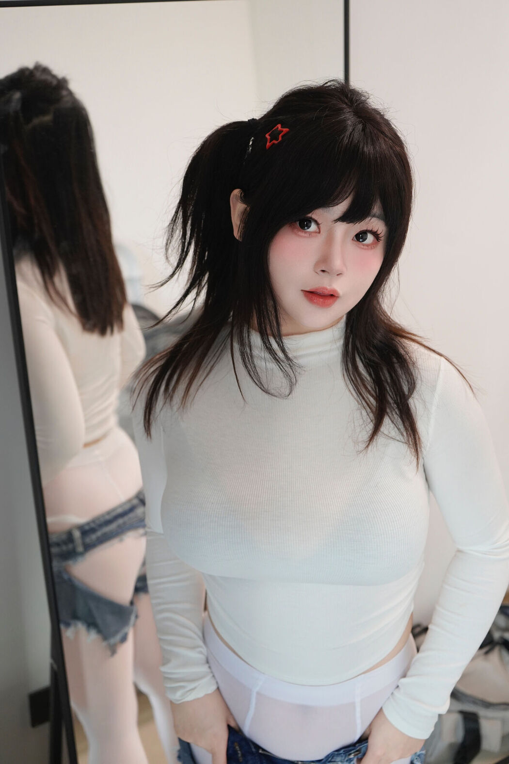 Coser@一只猫猫帽 – 居家妹妹 Part01 (60P – 10V)