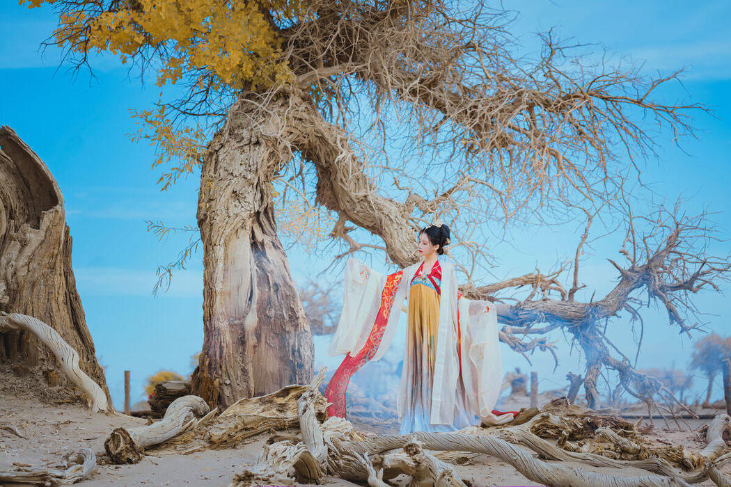 Coser@桜桃喵 – 惊鸿 (15P)