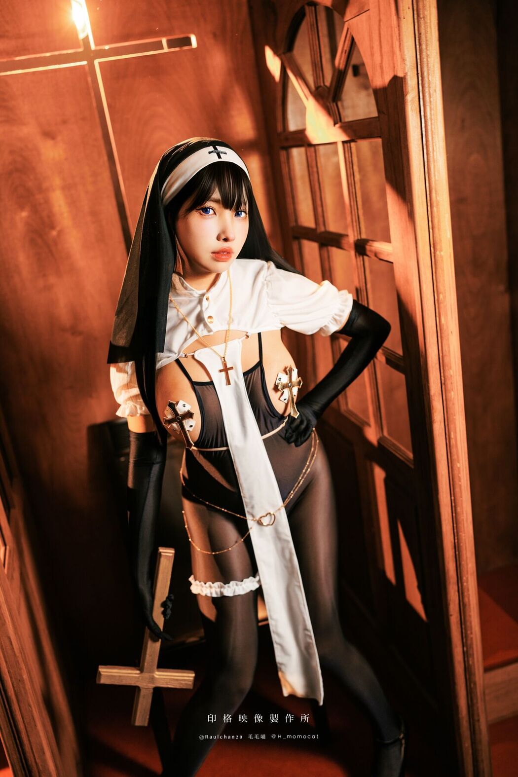 Coser@慕慕Momo &#8211; 肉體淨化世間罪惡 (61P &#8211; 1V)