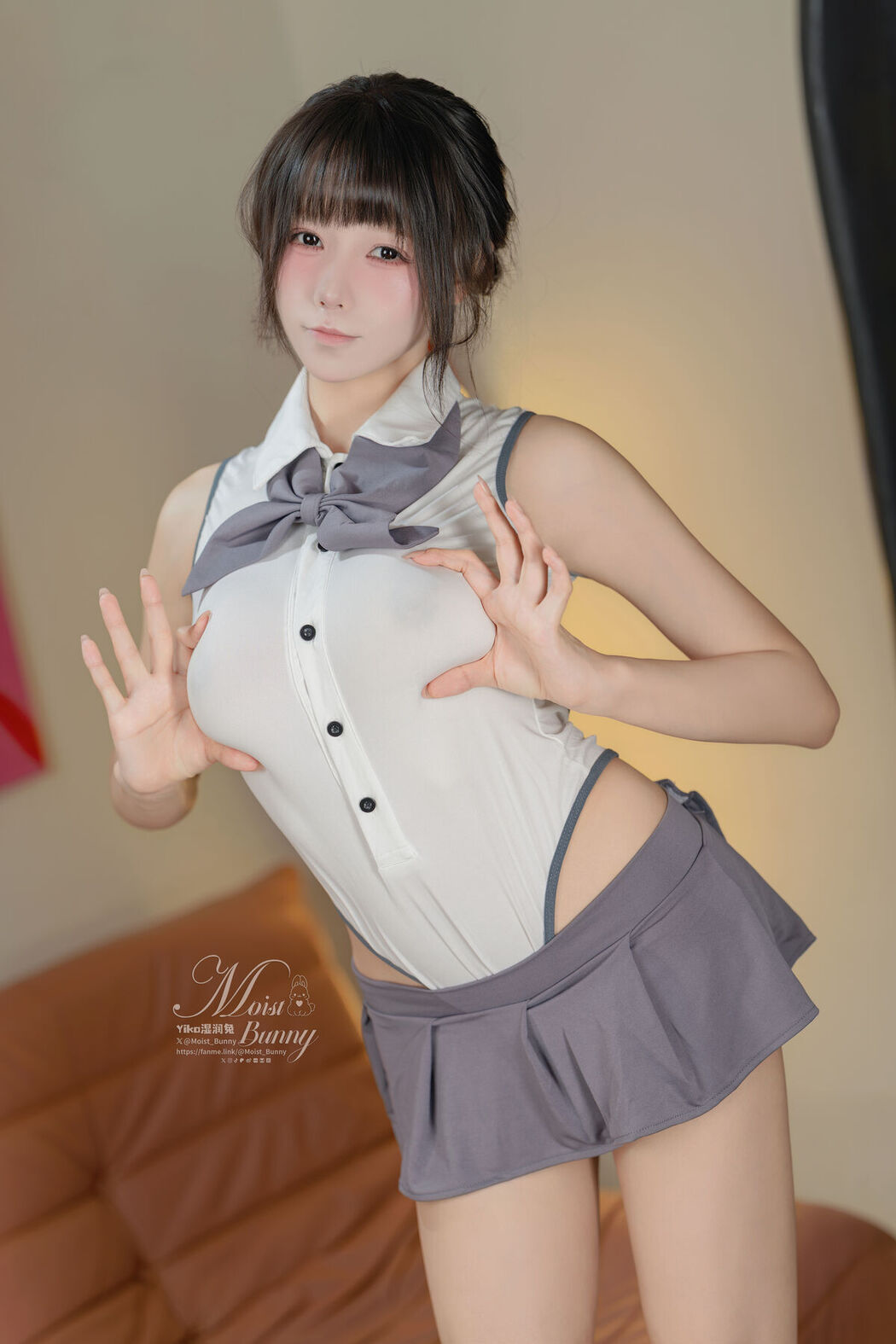 Coser@黏黏团子兔 – 顶级接待 (32P – 1V)