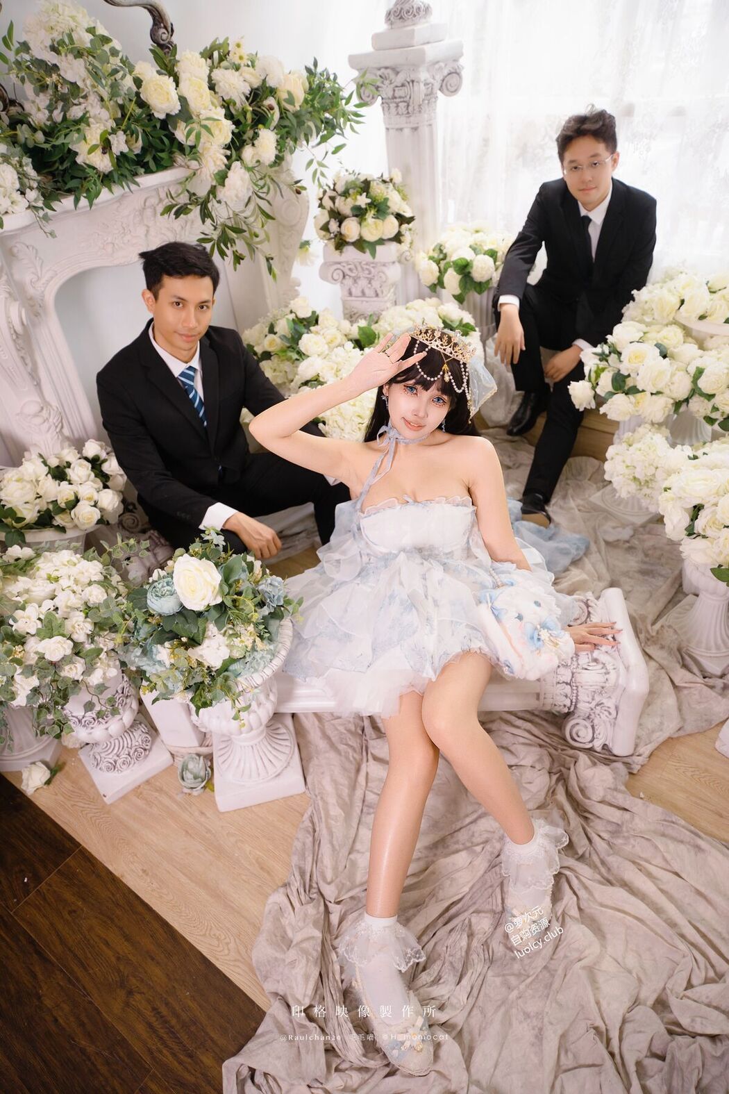 Coser@慕慕momo &#8211; Birthday Day 永遠的小公主 (54P &#8211; 2V)