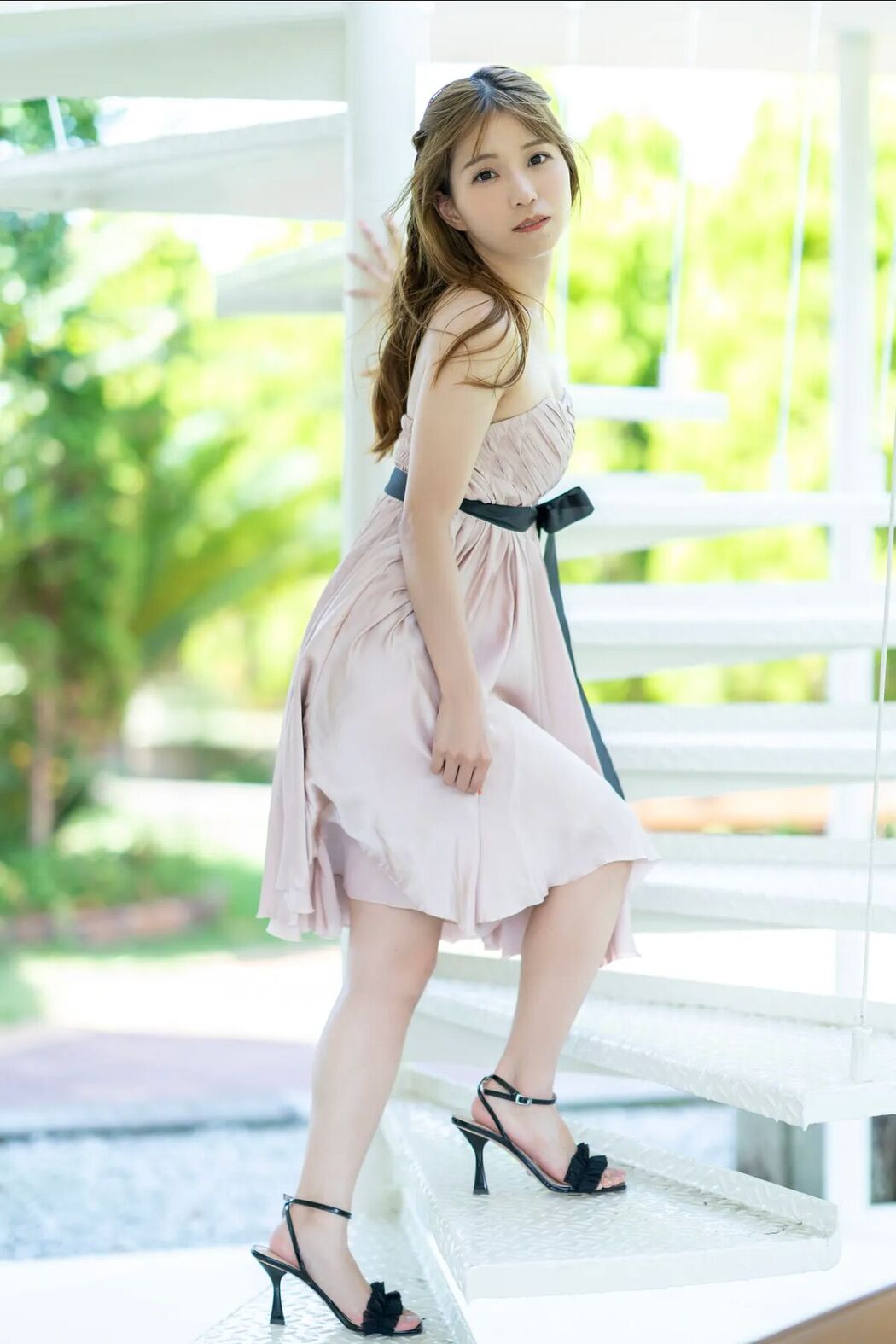 JP Asaka 亜咲花 &#8211; FRIDAY Monthly Girl 043 完全未発表100カット Part01 (55P &#8211; 1V)