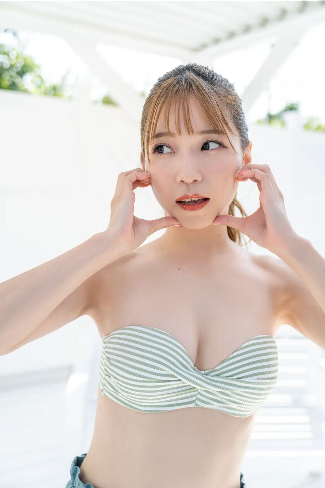 JP Asaka 亜咲花 &#8211; FRIDAY Monthly Girl 043 完全未発表100カット Part02 (55P)