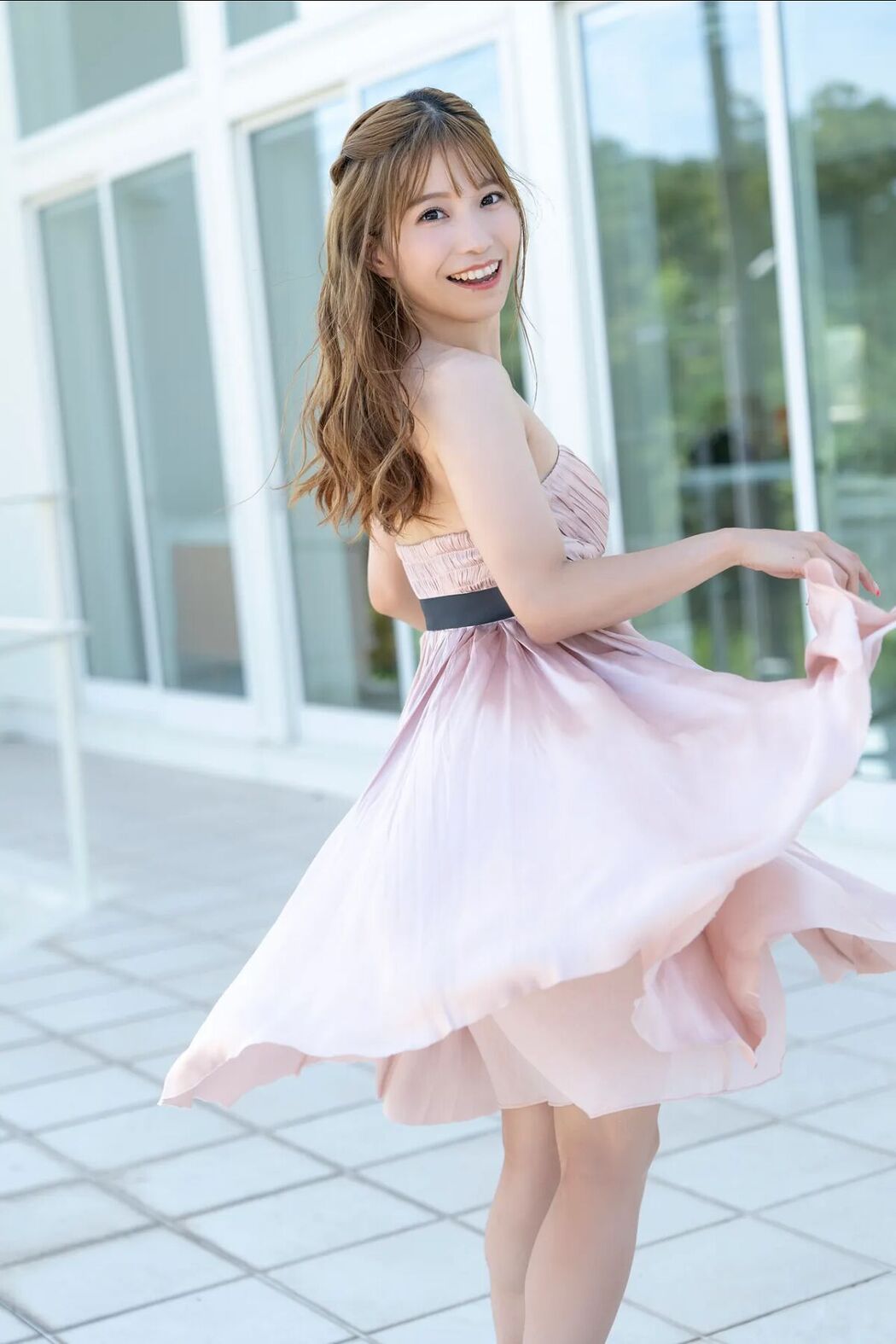 JP Asaka 亜咲花 &#8211; FRIDAY Monthly Girl 043 完全未発表100カット Part01 (55P &#8211; 1V)