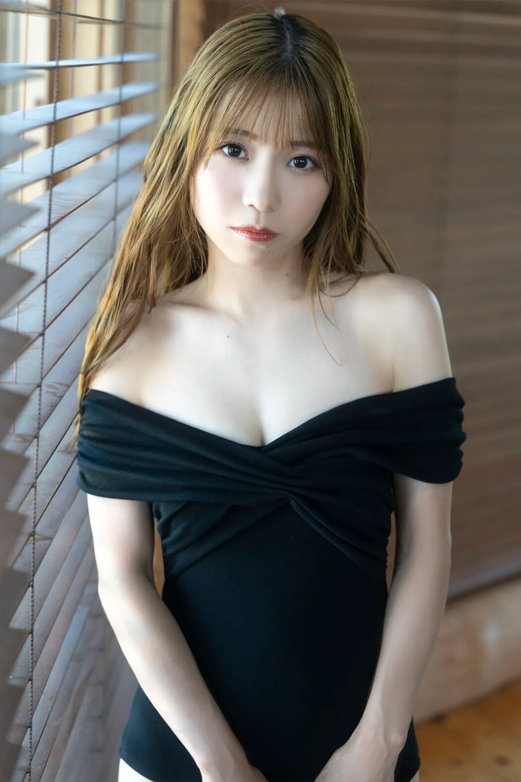 JP Asaka 亜咲花 – FRIDAY Monthly Girl 043 完全未発表100カット Part02 (55P) Cover Photo