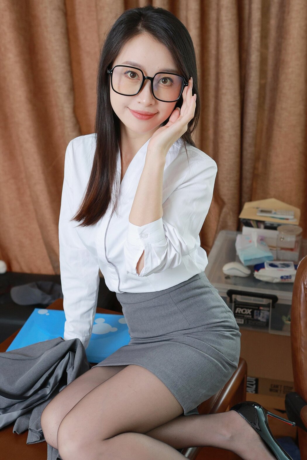 IESS异思趣向 SXJ No.2068 Xiao Jie Part02 (48P) Cover Photo