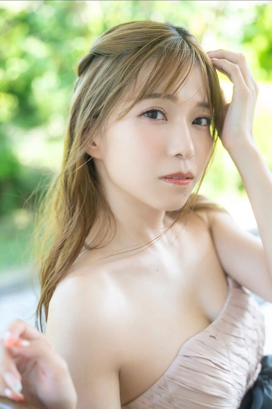 JP Asaka 亜咲花 &#8211; FRIDAY Monthly Girl 043 完全未発表100カット Part01 (55P &#8211; 1V)