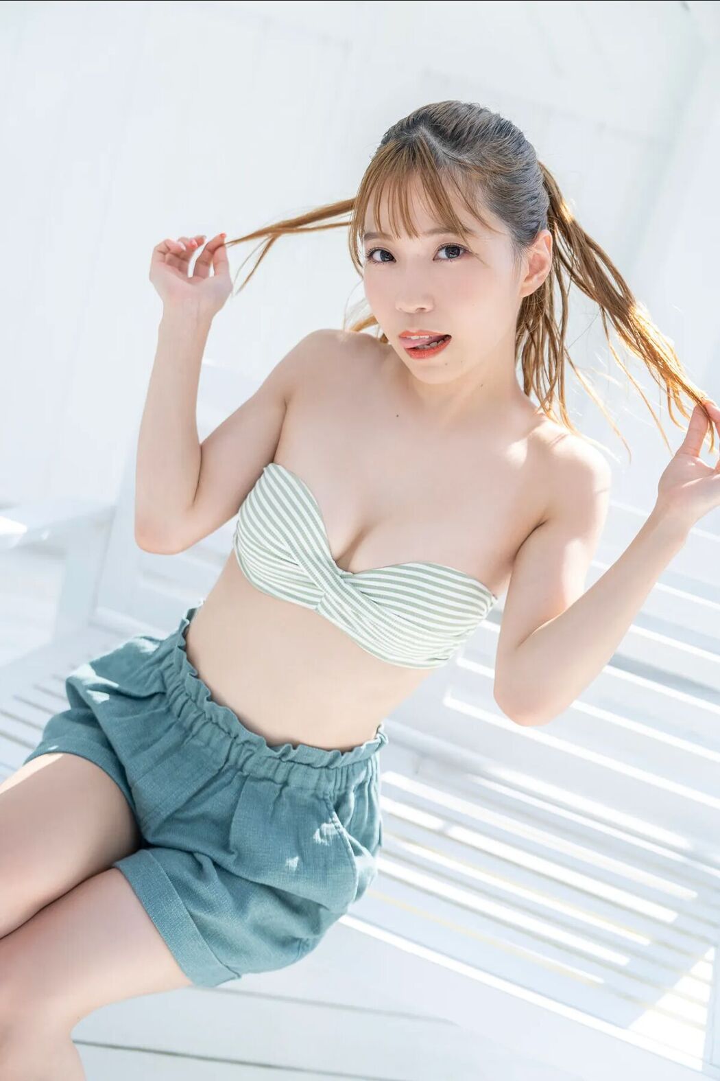 JP Asaka 亜咲花 &#8211; FRIDAY Monthly Girl 043 完全未発表100カット Part02 (55P)