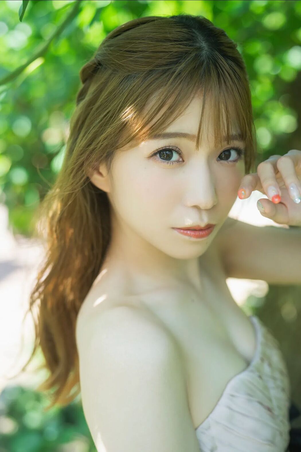 JP Asaka 亜咲花 &#8211; FRIDAY Monthly Girl 043 完全未発表100カット Part01 (55P &#8211; 1V)