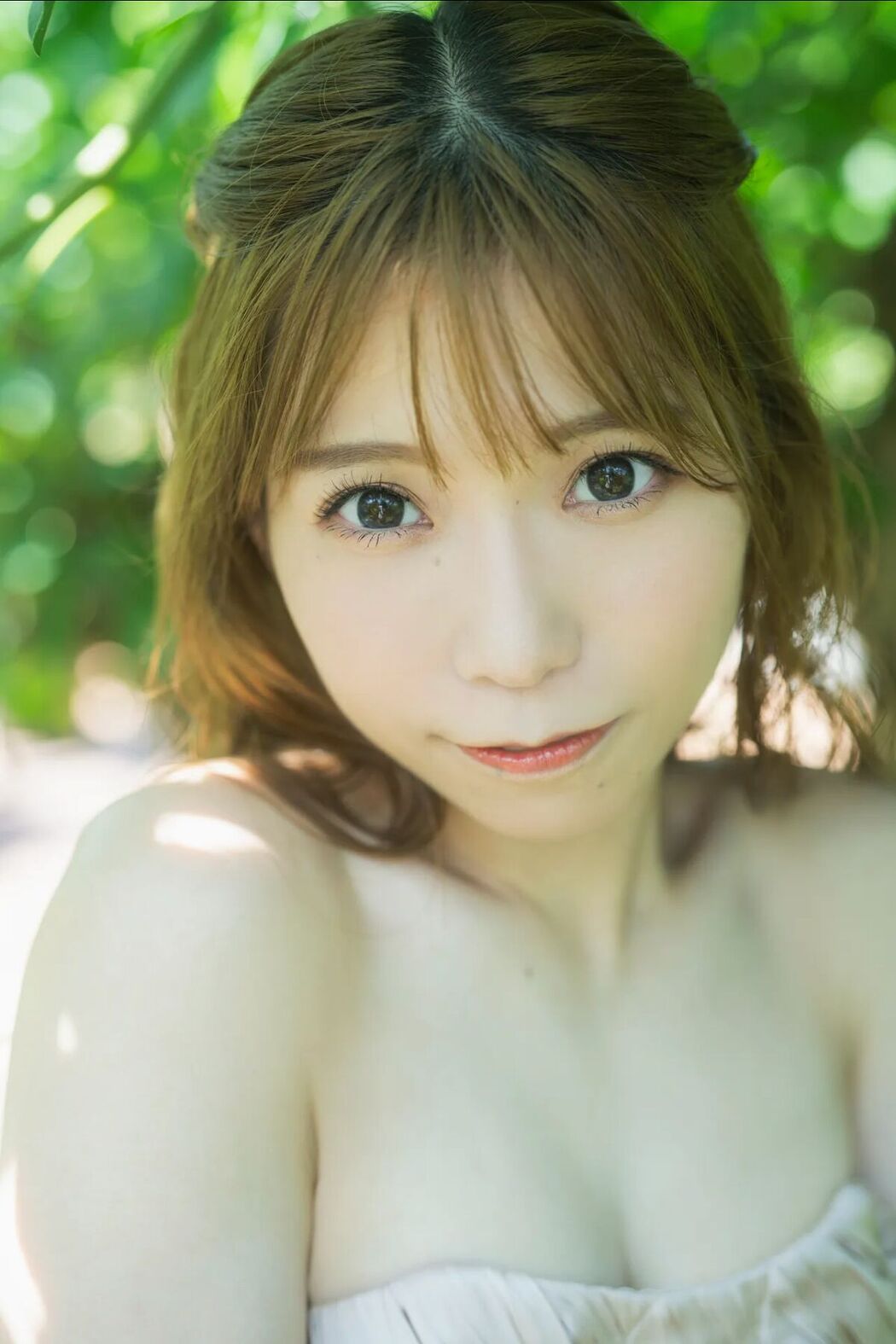 JP Asaka 亜咲花 &#8211; FRIDAY Monthly Girl 043 完全未発表100カット Part01 (55P &#8211; 1V)