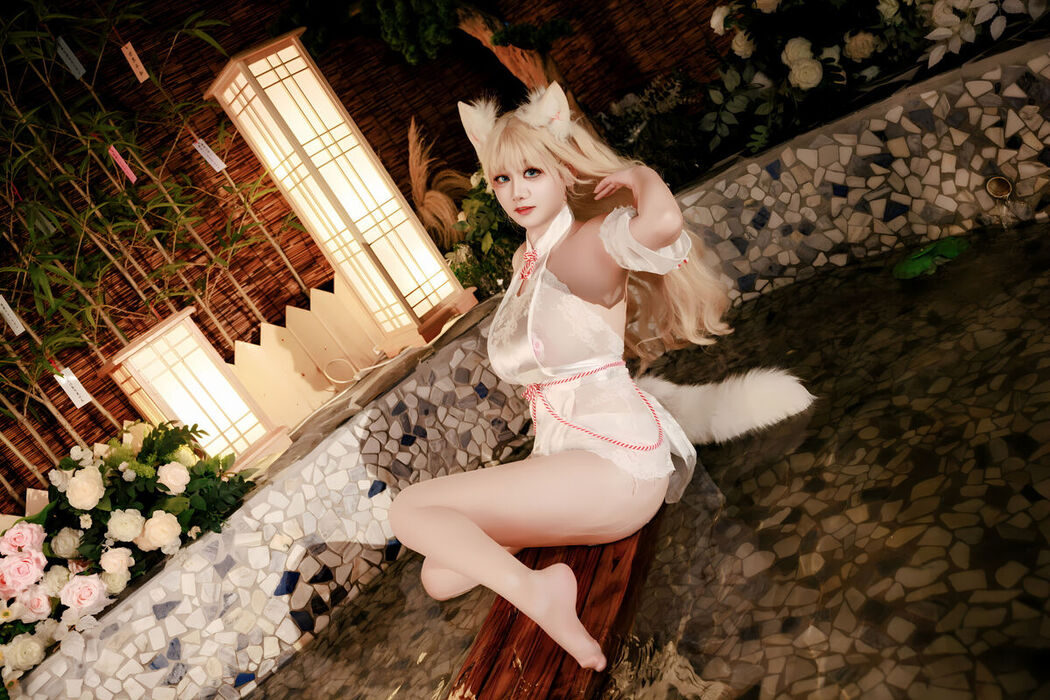 Coser@阿雪雪 &#8211; 温泉狐狸 (58P &#8211; 1V)