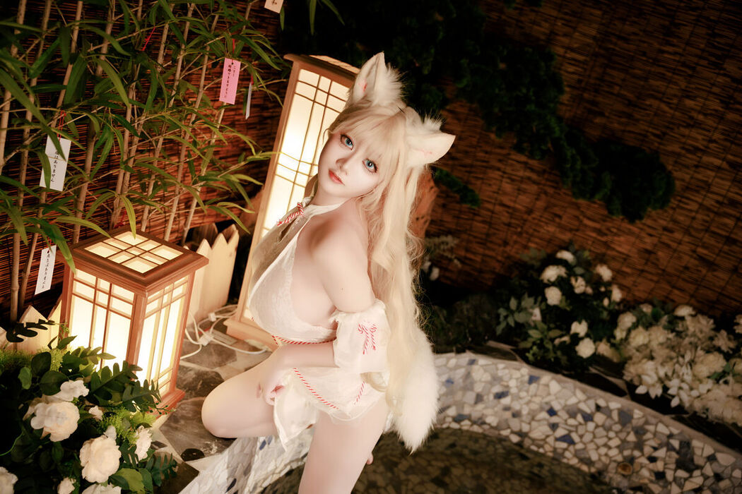 Coser@阿雪雪 &#8211; 温泉狐狸 (58P &#8211; 1V)