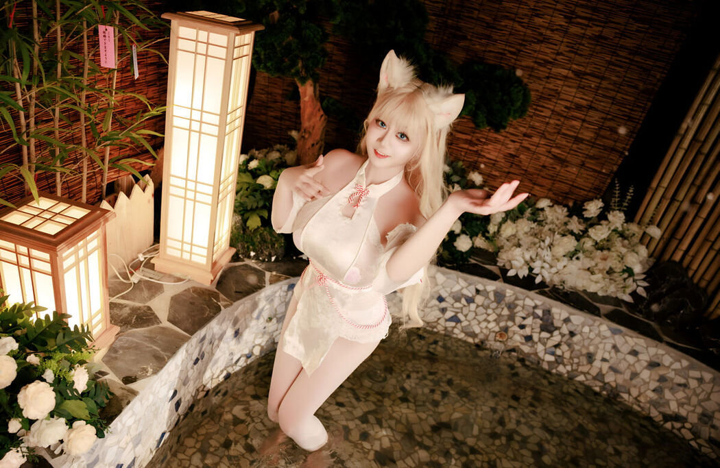 Coser@阿雪雪 &#8211; 温泉狐狸 (58P &#8211; 1V)