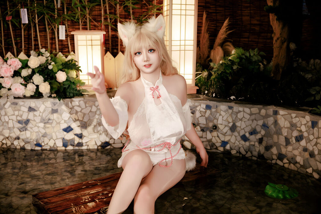 Coser@阿雪雪 &#8211; 温泉狐狸 (58P &#8211; 1V)