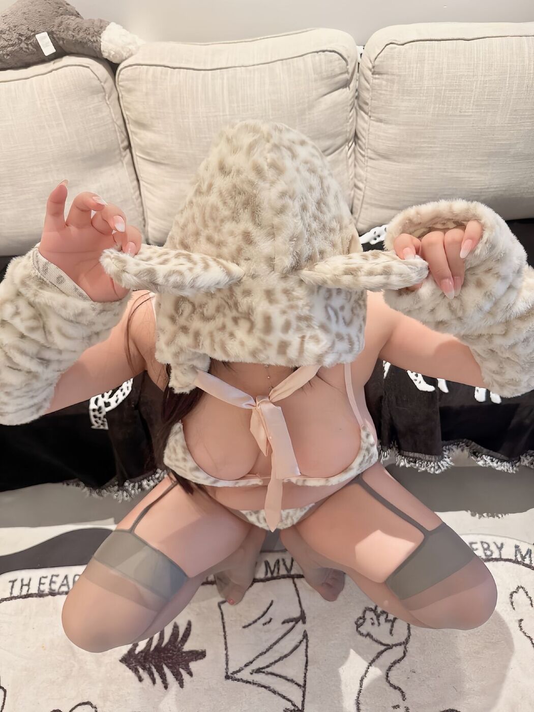 Coser@智惠姐姐 – 小奶牛三点式 (27P)