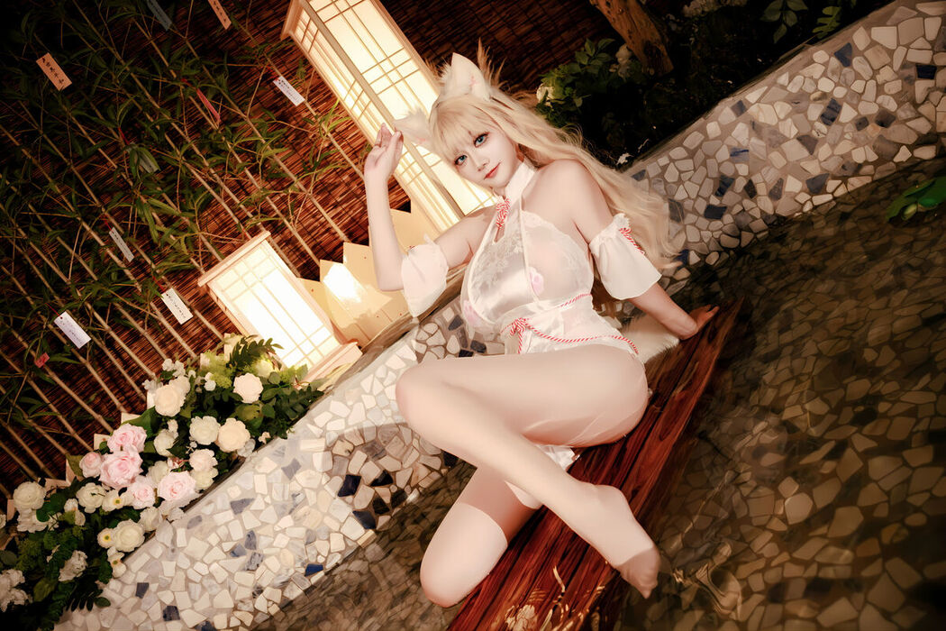 Coser@阿雪雪 &#8211; 温泉狐狸 (58P &#8211; 1V)