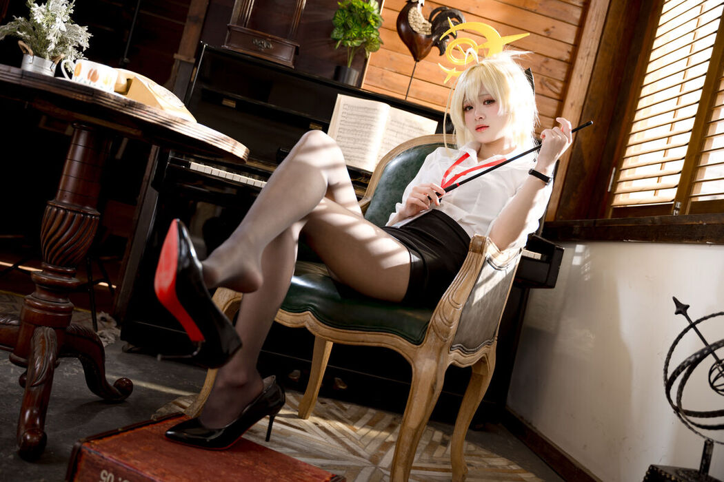 Coser@九柒喵 &#8211; 笑面教授ol制服 (53P)