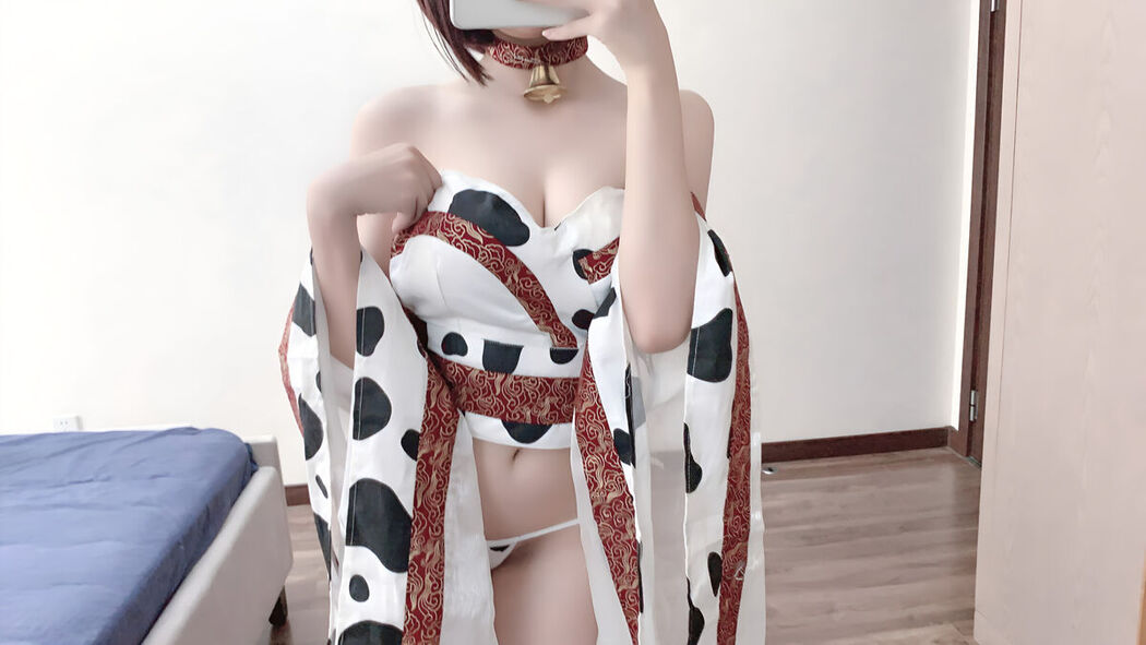 Coser@瓦斯塔亚小龙虾 &#8211; 牛牛自拍包 (46P &#8211; 3V)