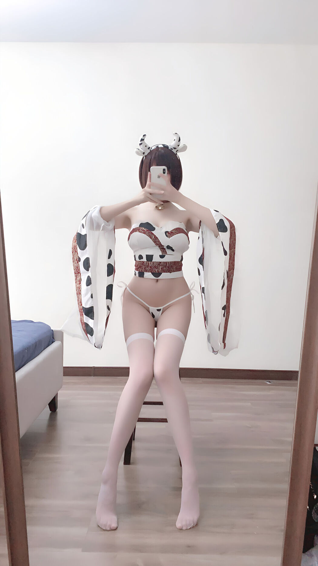 Coser@瓦斯塔亚小龙虾 &#8211; 牛牛自拍包 (46P &#8211; 3V)