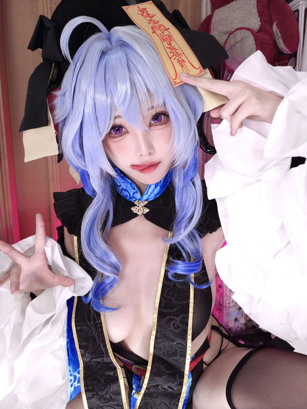 Coser@蜜汁猫裘 – 原神 甘雨 国风小僵尸 (47P – 2V)