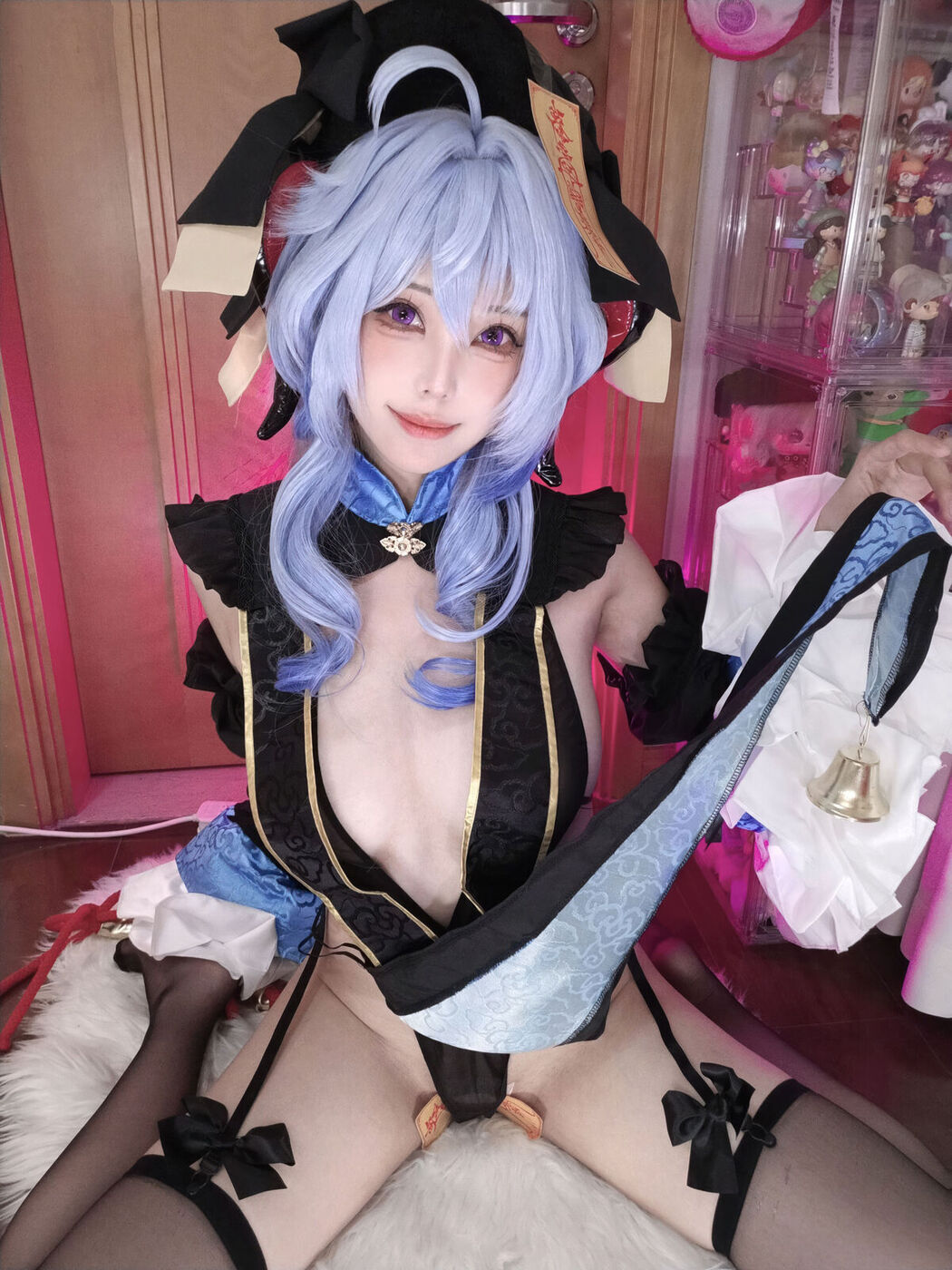 Coser@蜜汁猫裘 – 原神 甘雨 国风小僵尸 (47P – 2V)