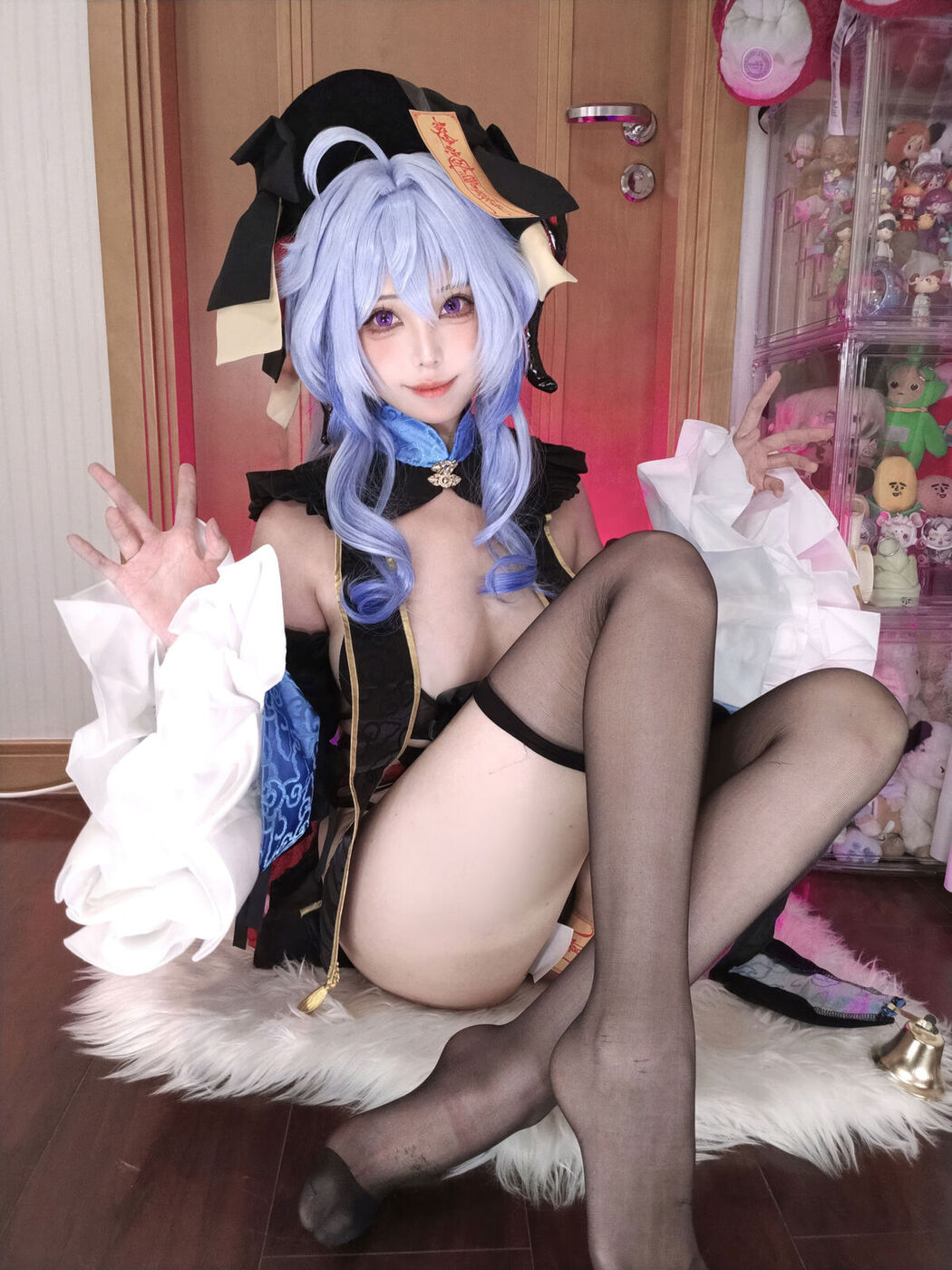 Coser@蜜汁猫裘 – 原神 甘雨 国风小僵尸 (47P – 2V)