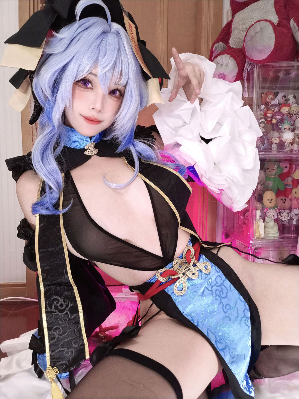 Coser@蜜汁猫裘 – 原神 甘雨 国风小僵尸 (47P – 2V)