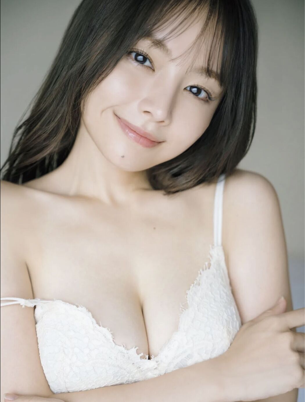 JP Misao Ueda 上田操 – FRIDAY GOLD 密会ベッド-イン (16P)