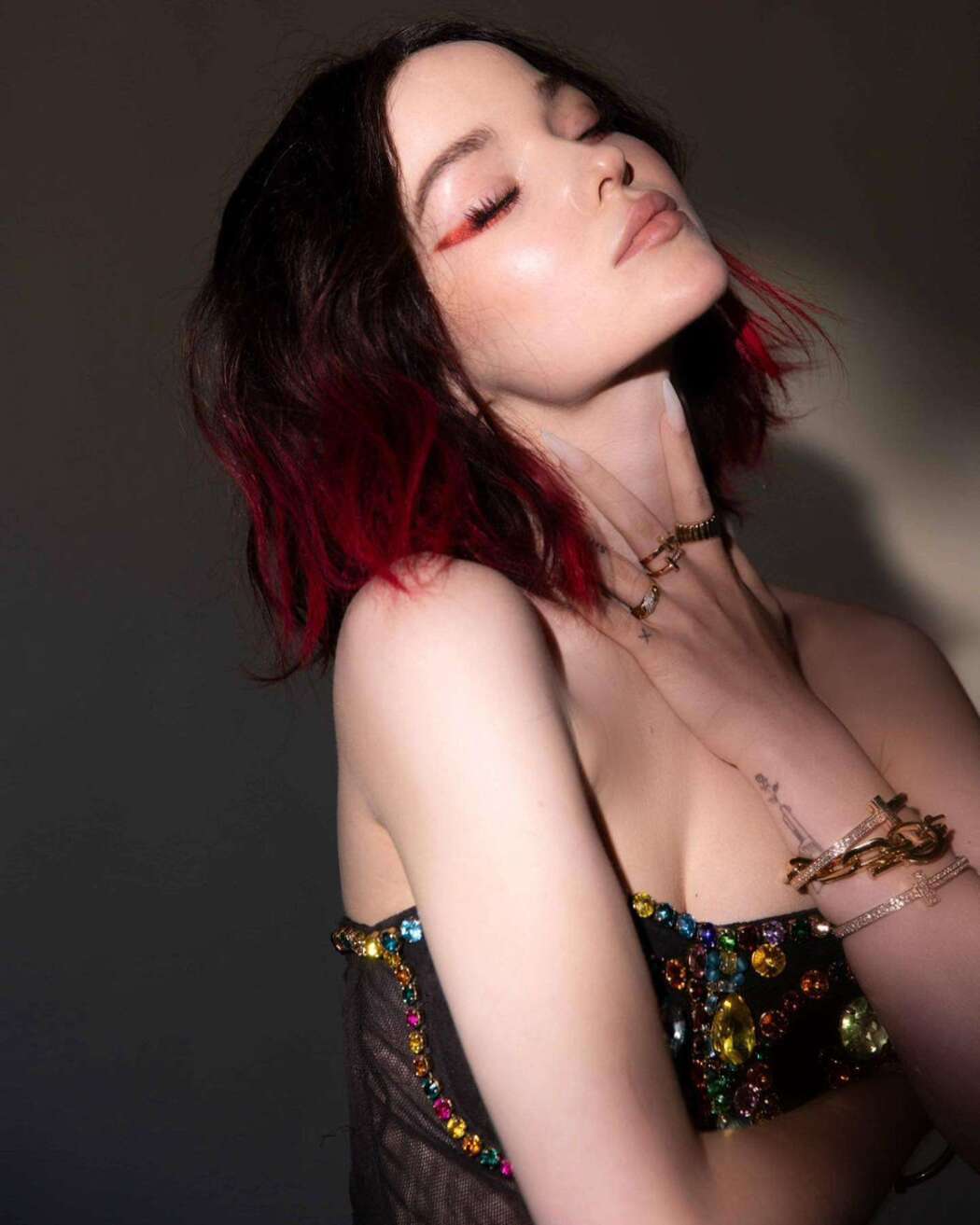 Dove Cameron &#8230; Topless !