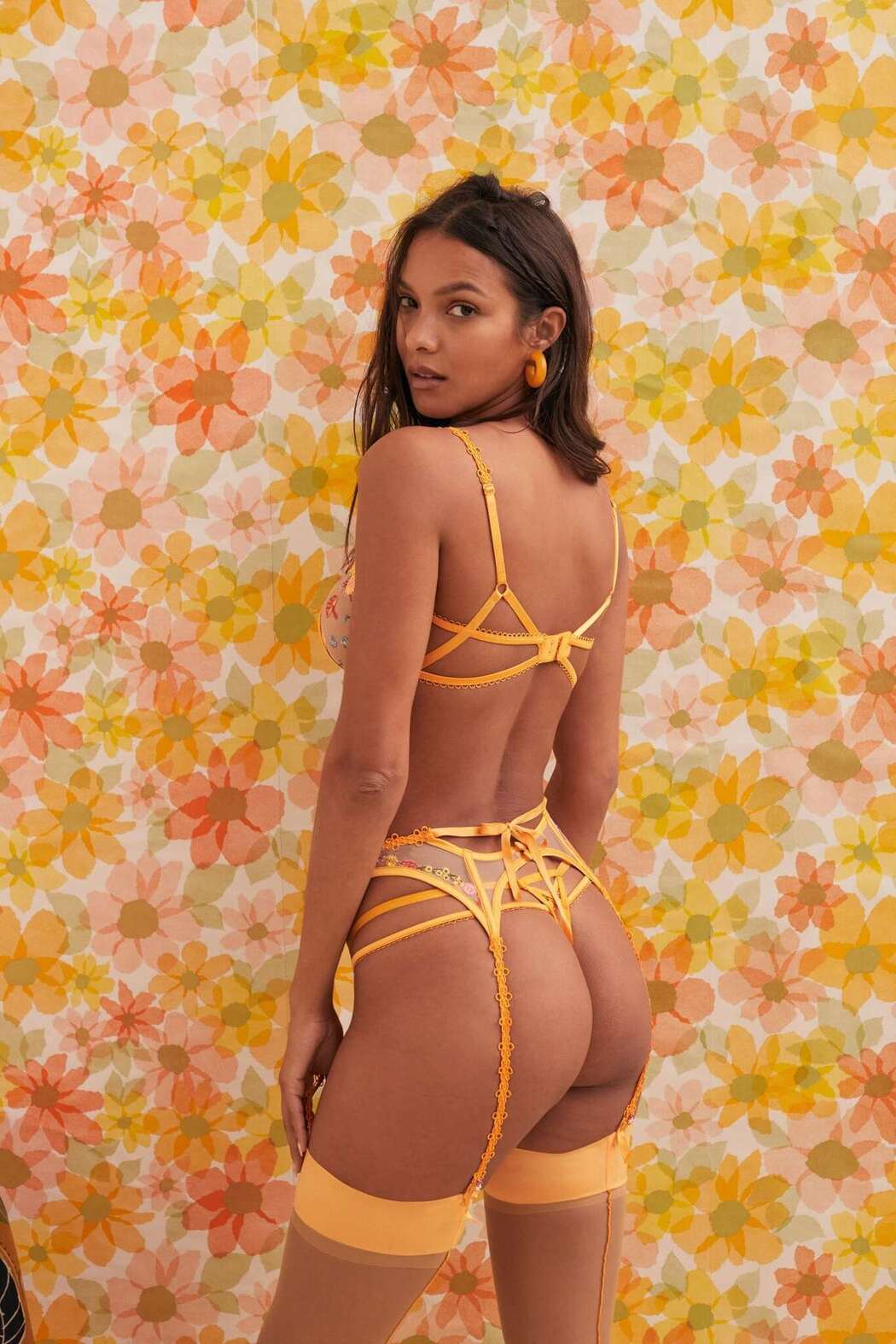 Lais Ribeiro &#8230; yellow string !