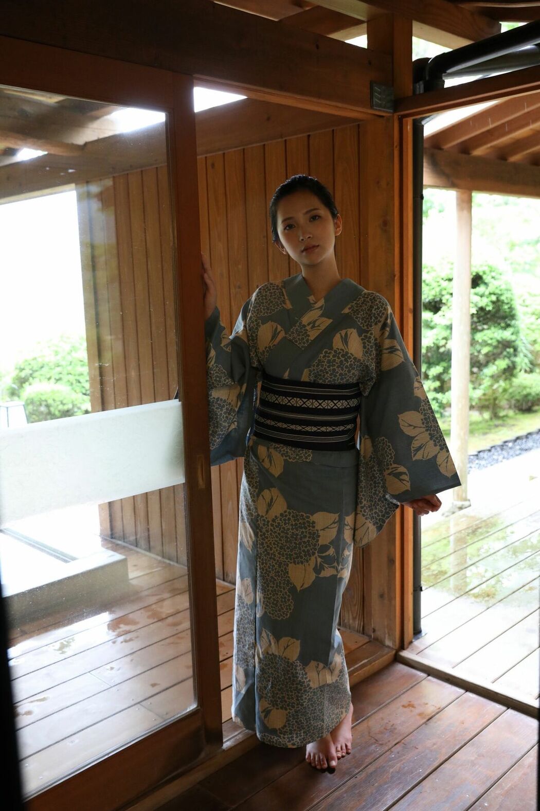 JP Miho Machiyama 街山みほ &#8211; FRIDAYデジタル写真集 現役慶應大学生美女 秘宿 潮騒120カット完全版 Part02 (64P)