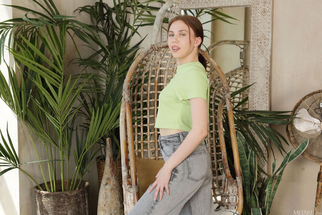 MetArt Kris Si &#8211; Swinging Chair Part01 (61P)