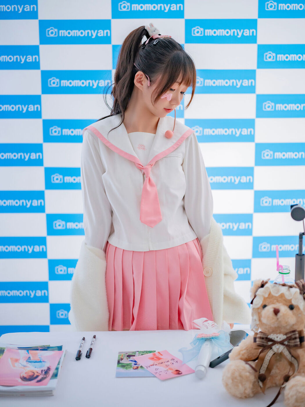 Coser@NAGISA魔物喵 &#8211; ビキニアイドルのサイン会 Part01 (61P)