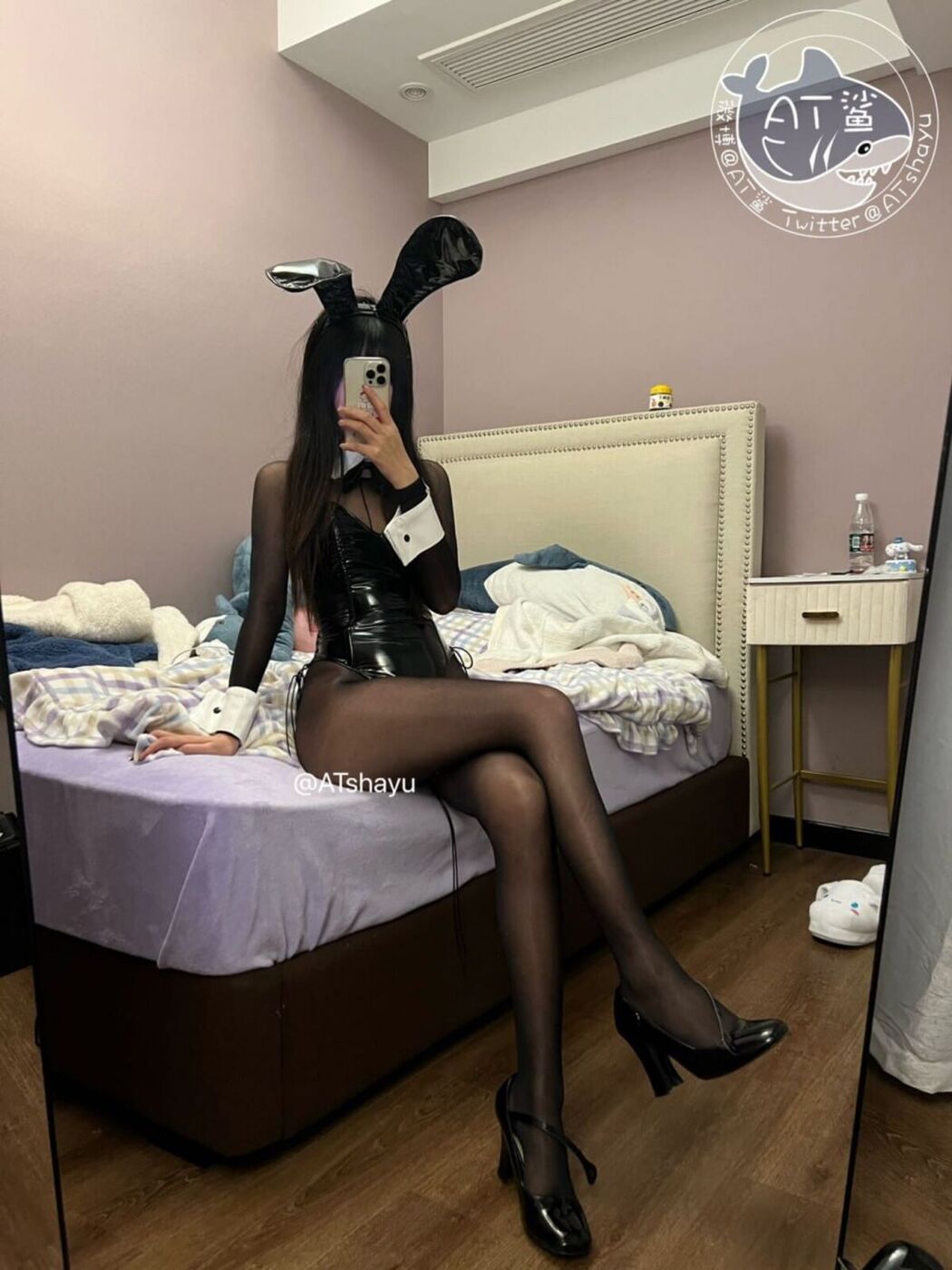 Coser@AT鲨 &#8211; 连体黑丝兔女郎 Part01 (55P &#8211; 10V)