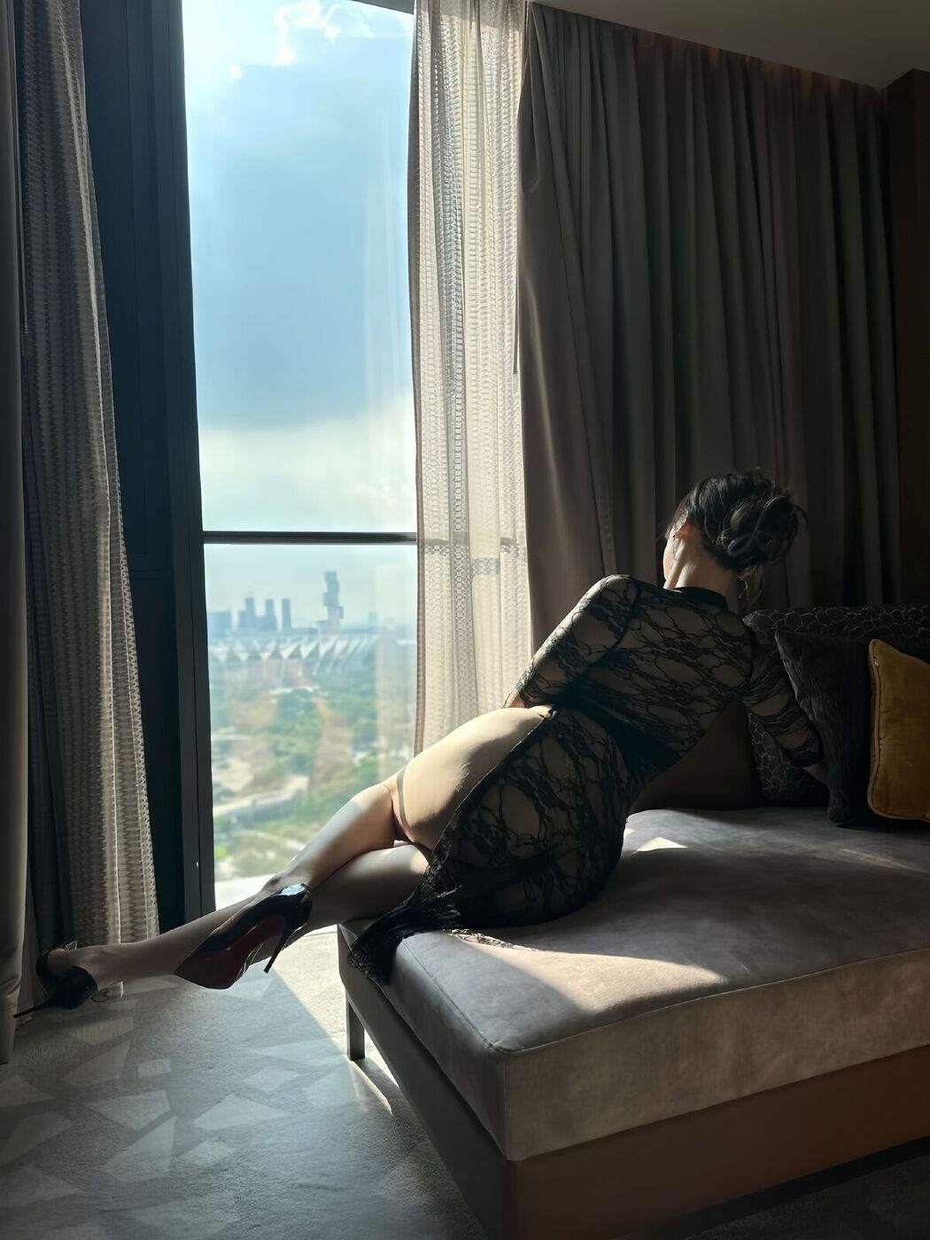 Ke Ke Xi YYY 可可西yyy – 黑丝透视情趣睡袍 (45P – 1V)