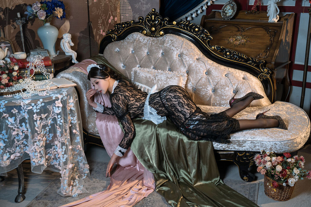 Coser@云溪溪 Yunx1x1 And 奶桃桃 &#8211; 顺从 Part01 (51P &#8211; 1V)