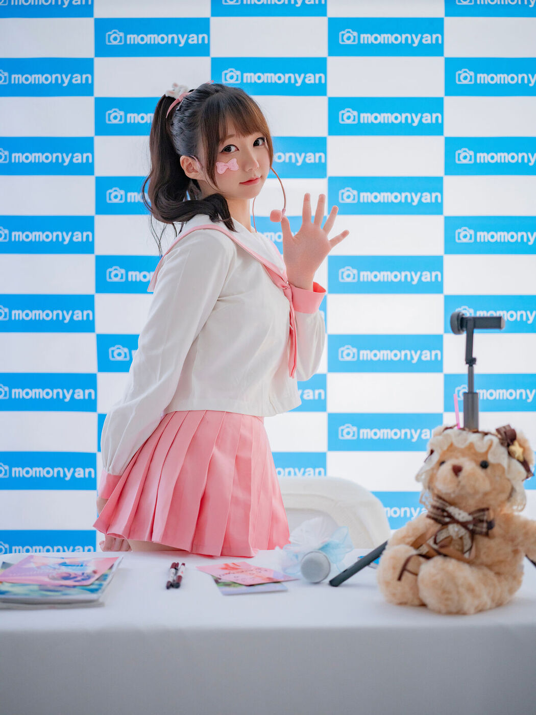 Coser@NAGISA魔物喵 &#8211; ビキニアイドルのサイン会 Part01 (61P)