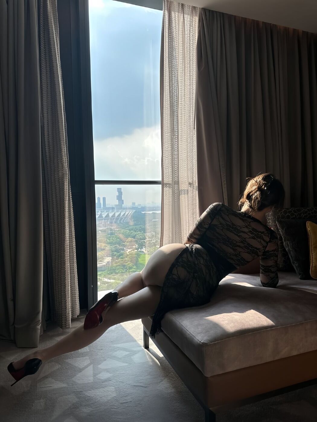 Ke Ke Xi YYY 可可西yyy – 黑丝透视情趣睡袍 (45P – 1V)