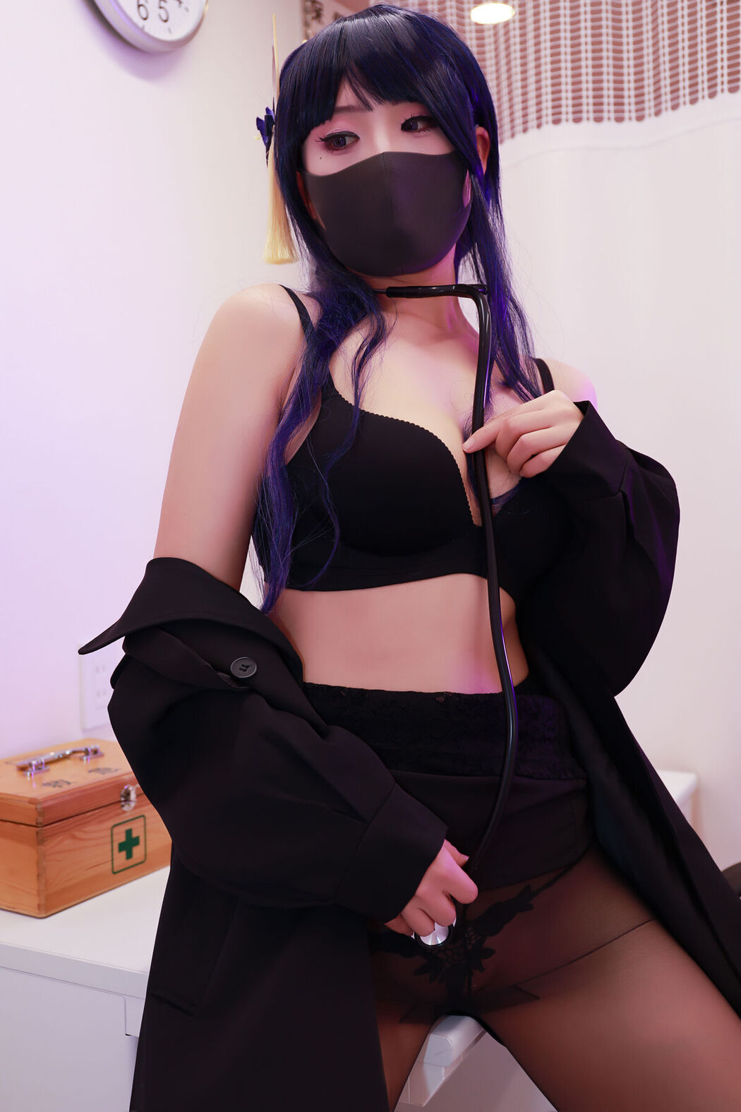 Li Jia 李佳 – 雷神医务室 (79P)