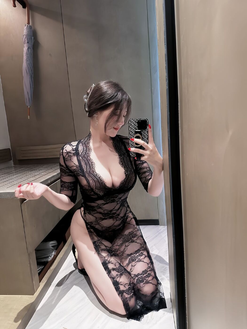 Ke Ke Xi YYY 可可西yyy – 黑丝透视情趣睡袍 (45P – 1V)