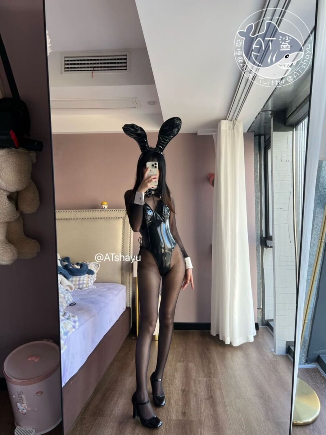 Coser@AT鲨 &#8211; 连体黑丝兔女郎 Part01 (55P &#8211; 10V)