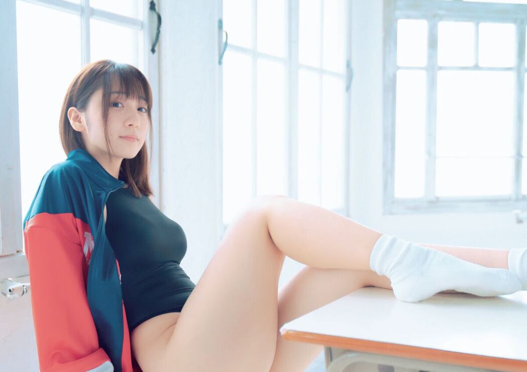 JP Moe Iori 伊織萌 &#8211; 競泳水着 (72P)