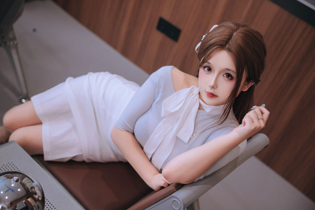 Coser@日奈娇 – 国际航班 Part01 (59P – 5V)