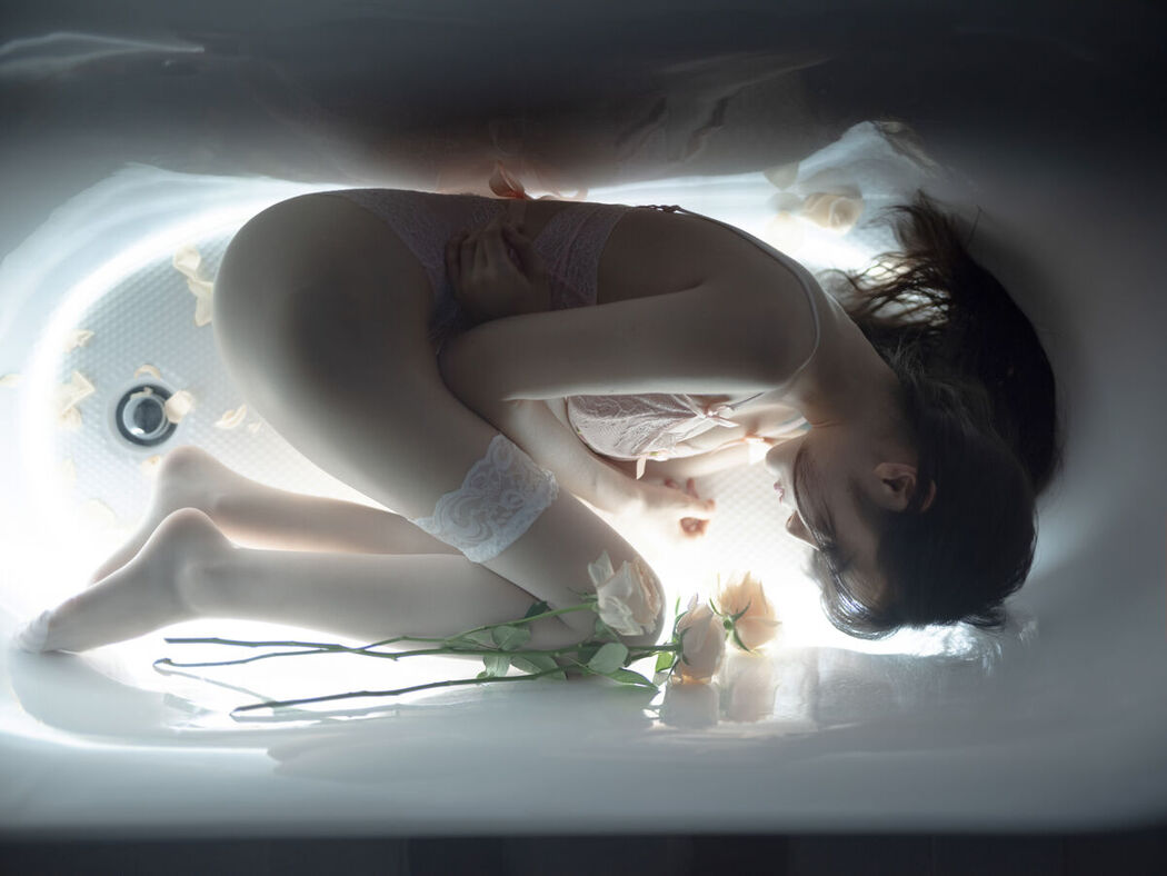 Coser@一米八的大梨子 – 思念如苦海 (41P)